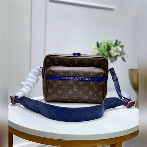 lv m43843|Louis Vuitton Monogram Canvas Messenger Bag PM M43843 2018.